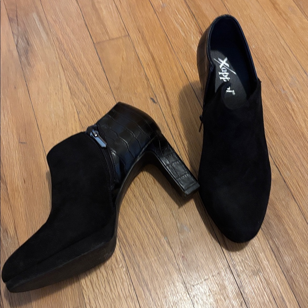 Black ankle boot